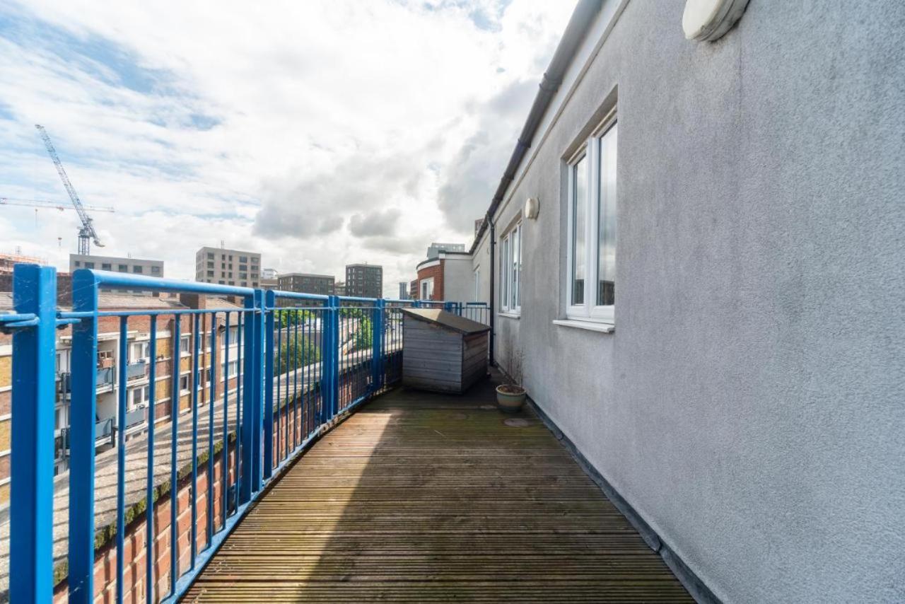 Lovely Penthouse Near Canary Wharf Лондон Екстер'єр фото