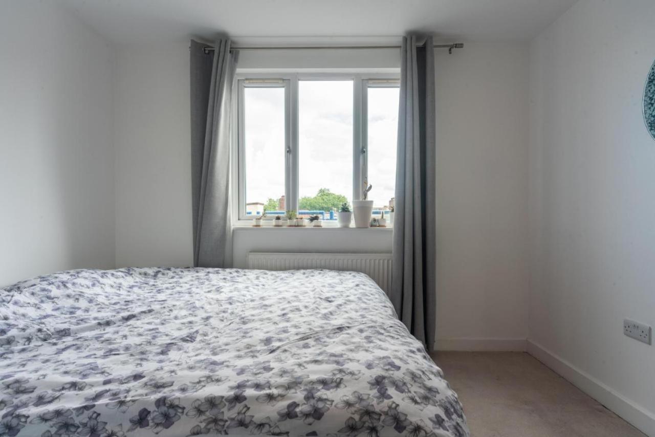 Lovely Penthouse Near Canary Wharf Лондон Екстер'єр фото