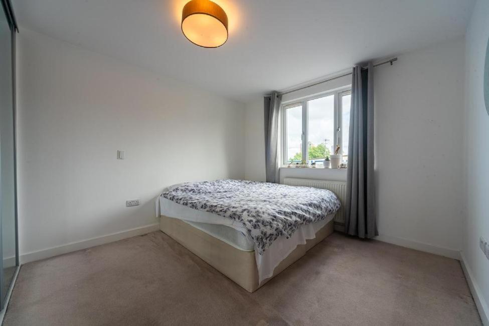 Lovely Penthouse Near Canary Wharf Лондон Екстер'єр фото