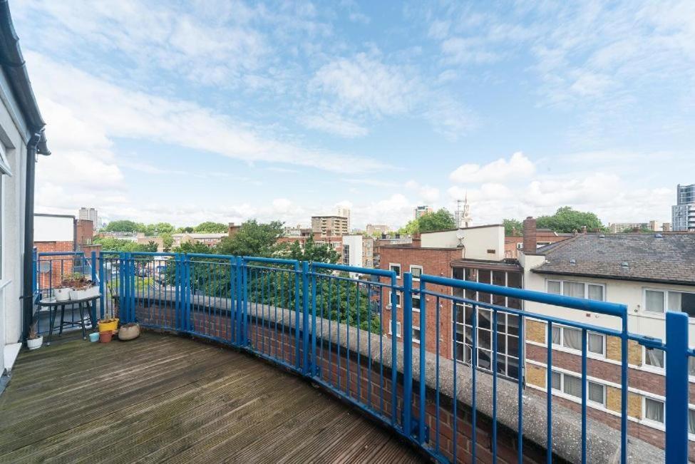 Lovely Penthouse Near Canary Wharf Лондон Екстер'єр фото